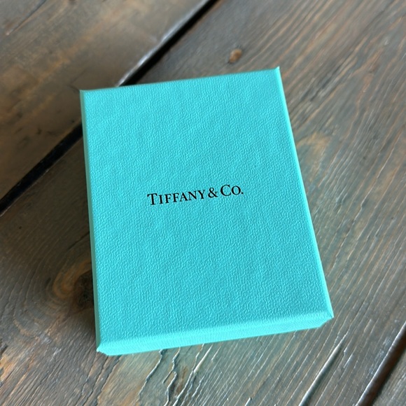 EUC Tiffany Blue Box Pendant with 20” Sterling Beaded Chain - Picture 6 of 12